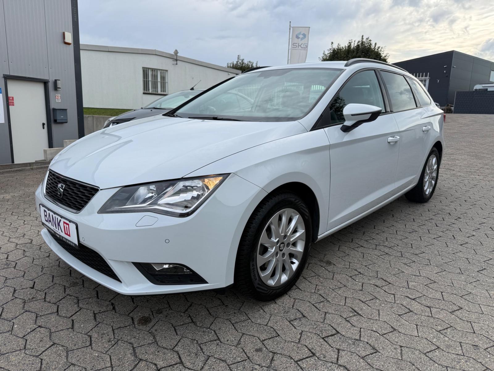 Seat Leon 2014 — салон