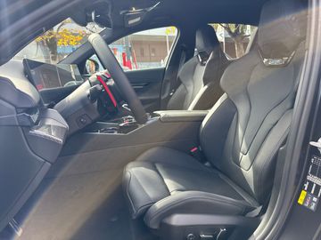 BMW M5 Limousine M Drivers P. DAB LED RFK Klimaaut.