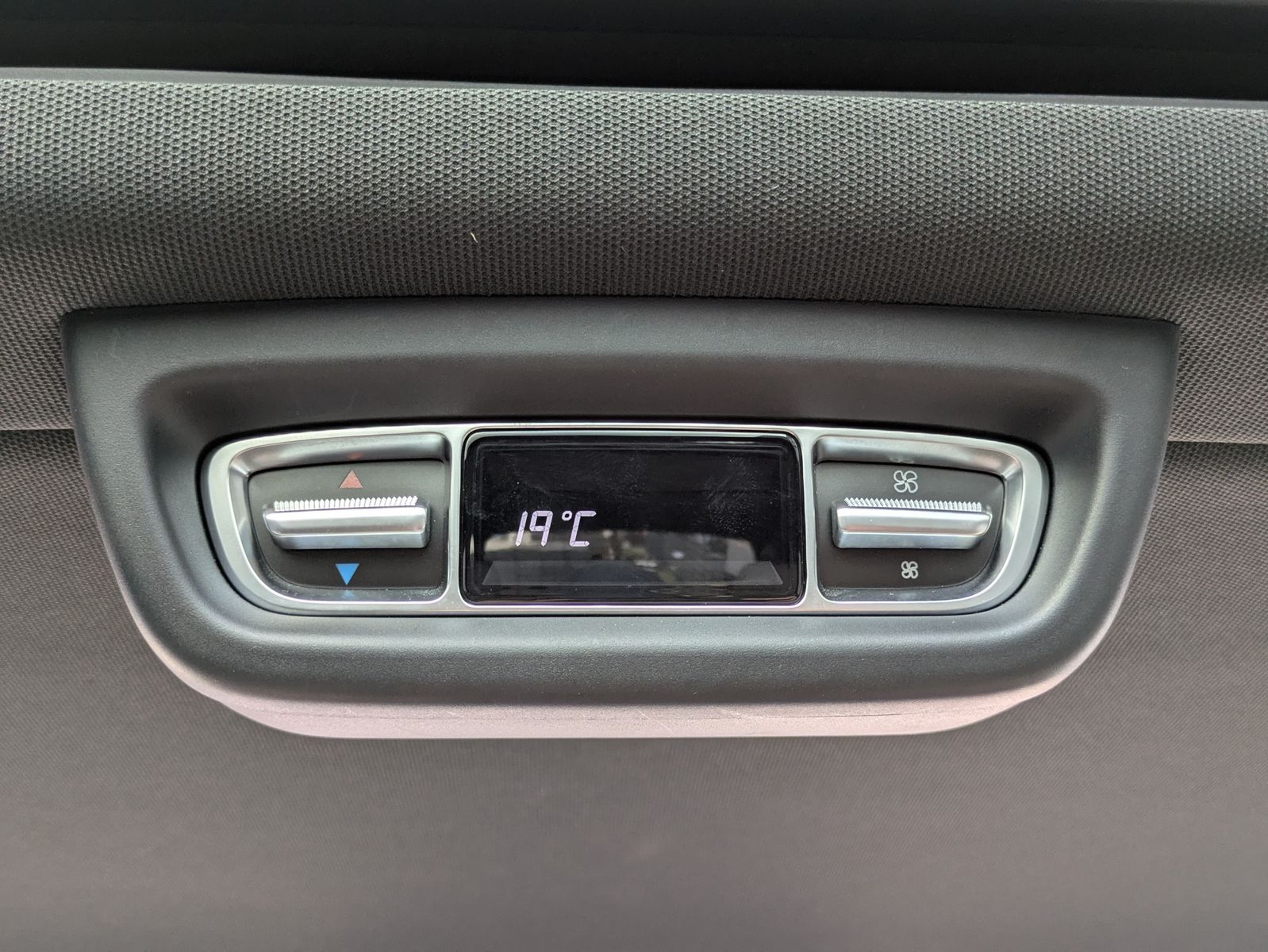 Fahrzeugabbildung Mercedes-Benz V 300 d AVANTGARDE 4MATIC lang AMG*PANO*LED*DIST