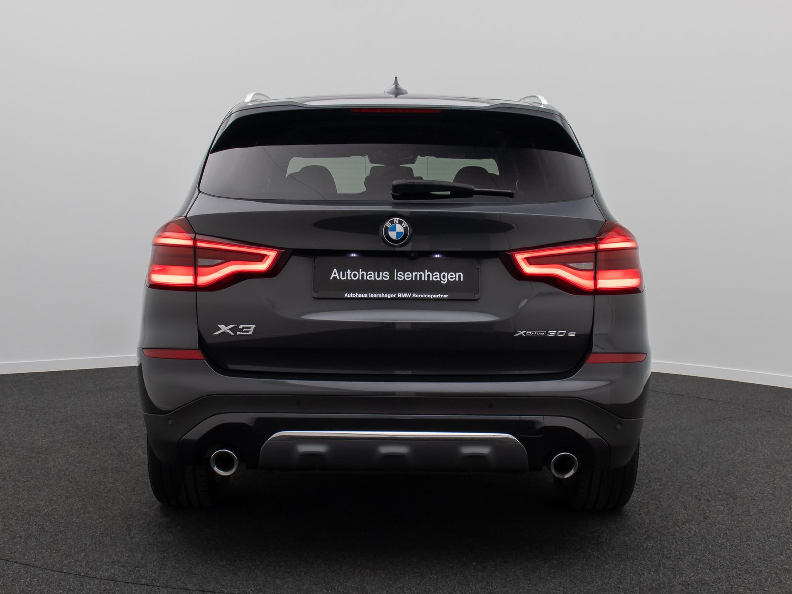 Fahrzeugabbildung BMW X3 xD30e LuxuryLine HUD DAB HiFi Panorama 19Zoll