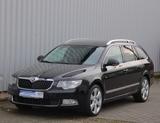 Skoda Superb Combi Elegance-Klima-Leder-Navi-Xenon-PDC - Skoda Superb: Kombi, Elegance