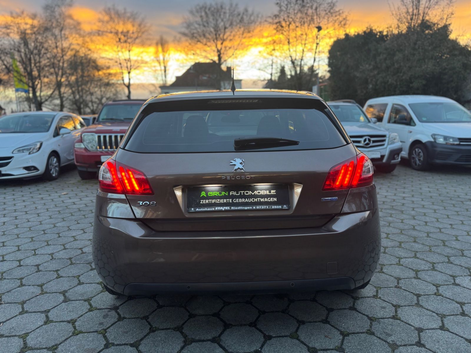 Fahrzeugabbildung Peugeot 308 Access Navi*PDC*SHZ*Garantie