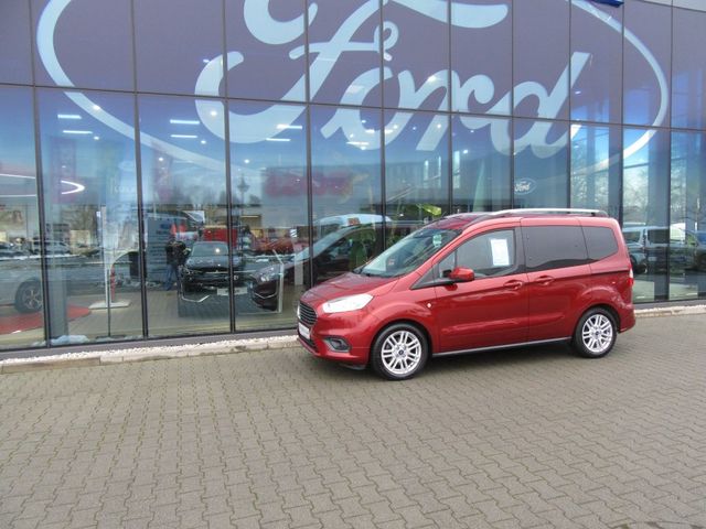 Ford Tourneo Courier 1.0 EcoBoost Titanium