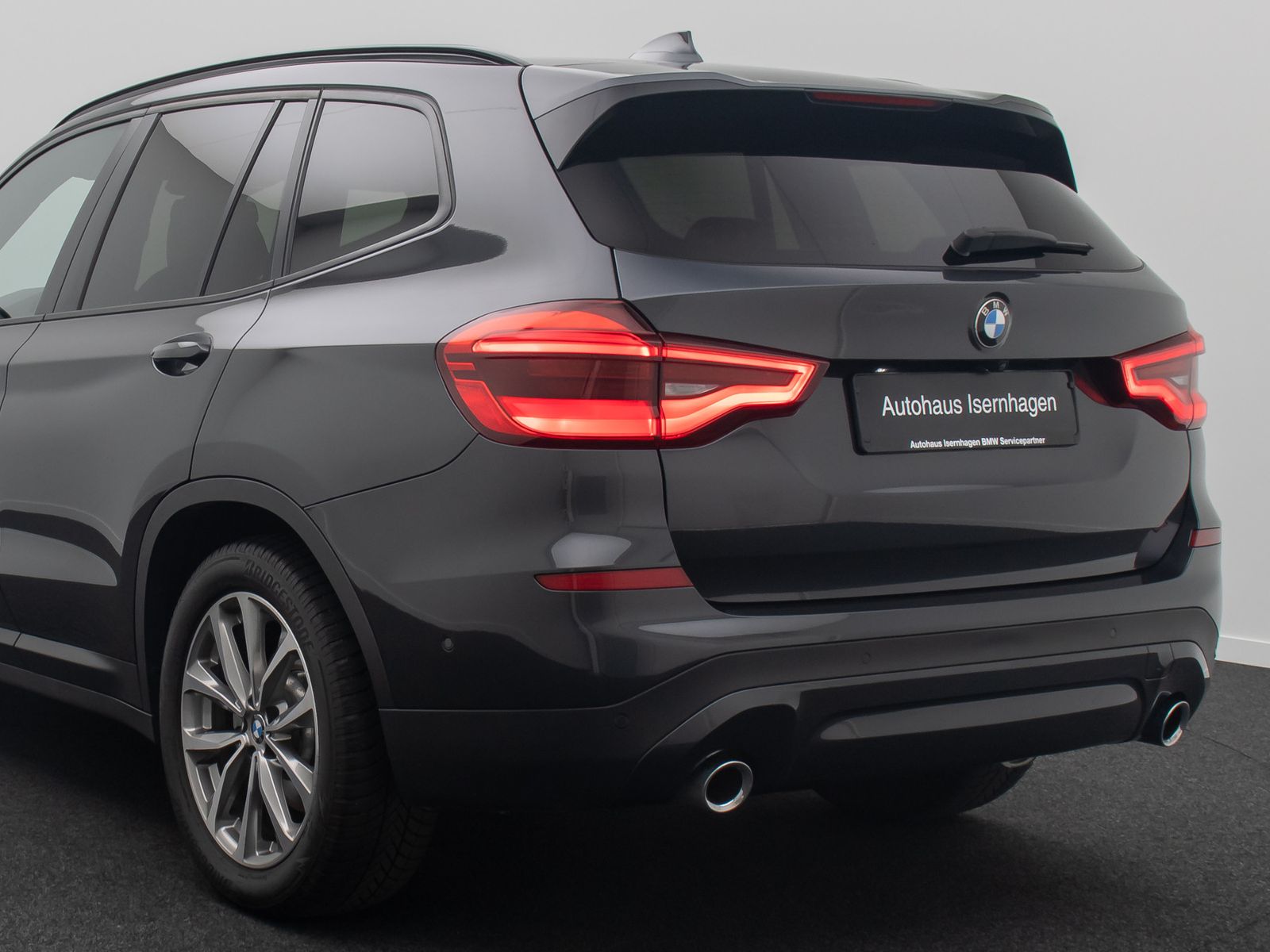 Fahrzeugabbildung BMW X3 xD20d Kamera HUD HiFi AHK Komfort Sport 19"