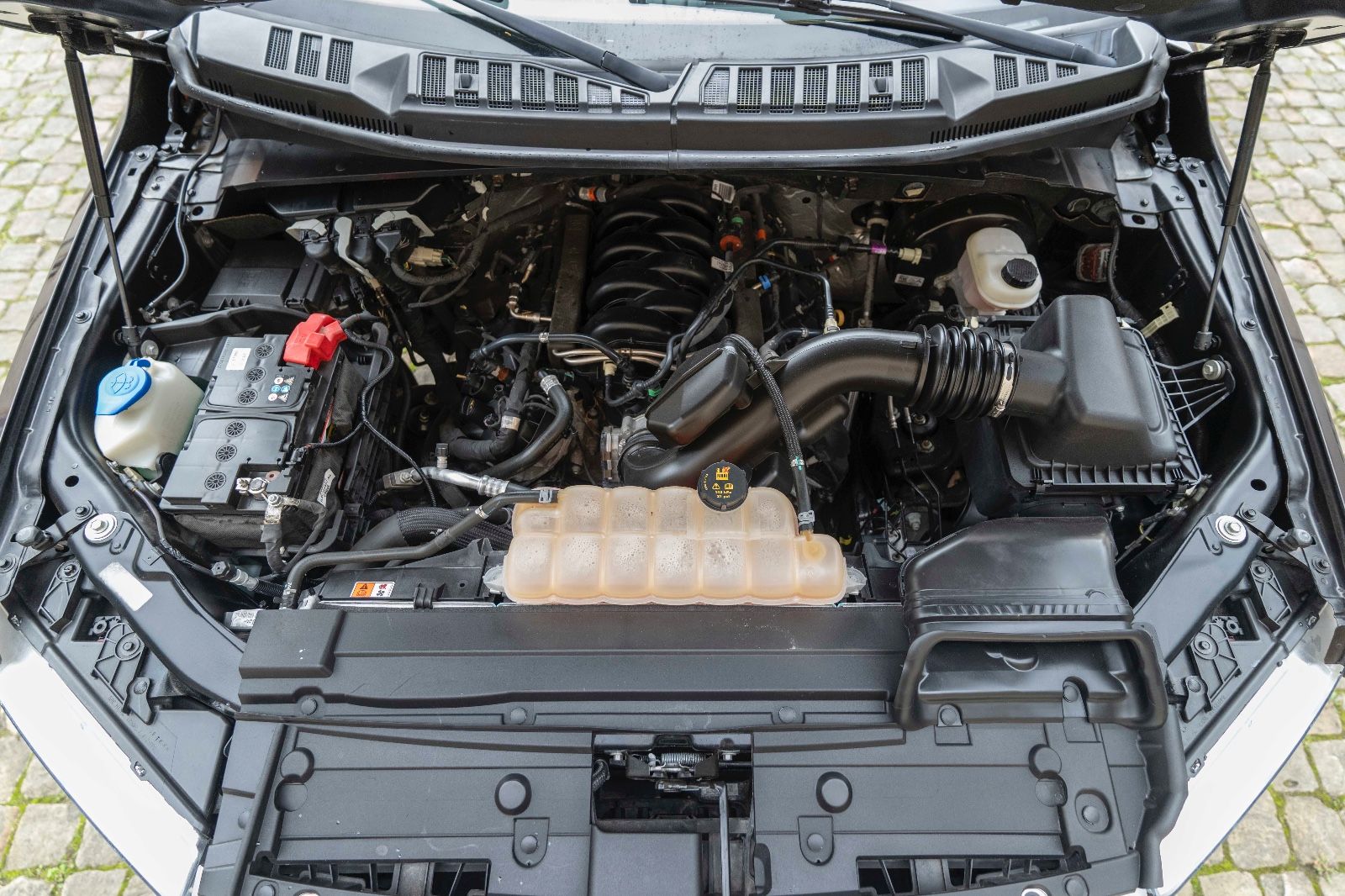 Fahrzeugabbildung Ford F 150 LARIAT 5.0L B&O AHK TOTW 360° PANO SHZ/K