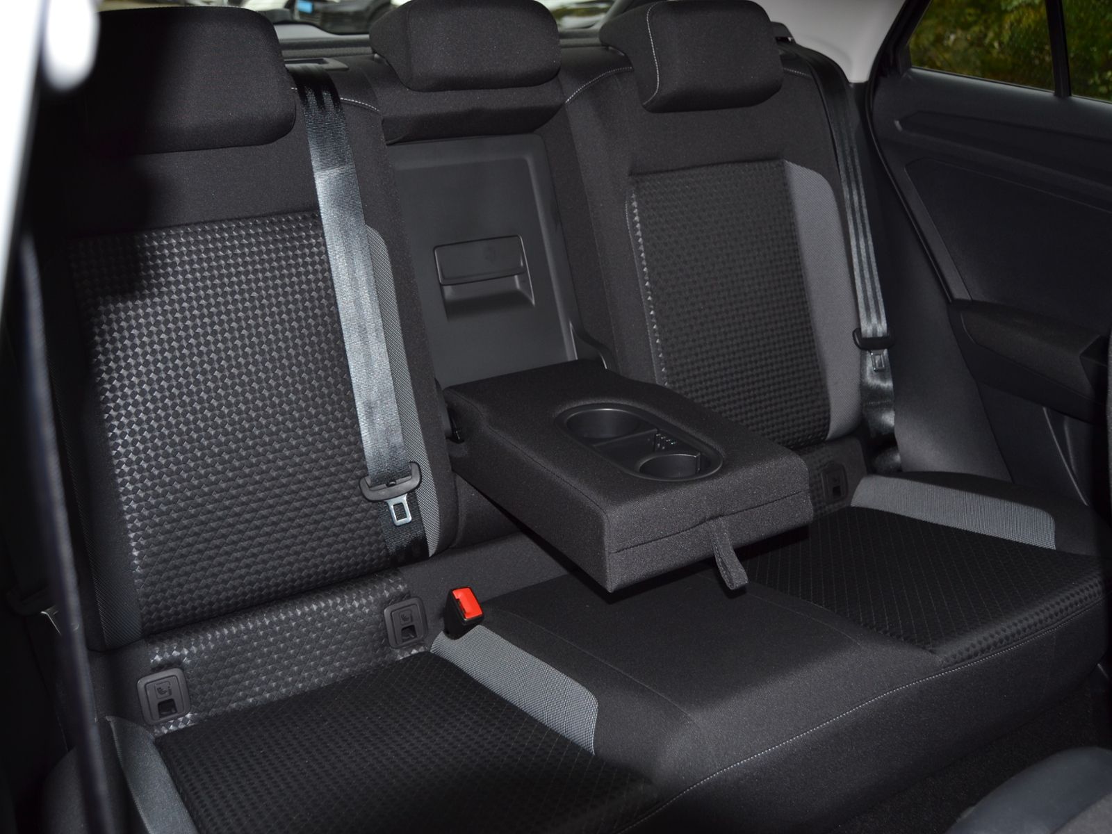 T-Roc 1.5 TSI Active AHK/STANDHEIZUNG/17-ZOLL/LE