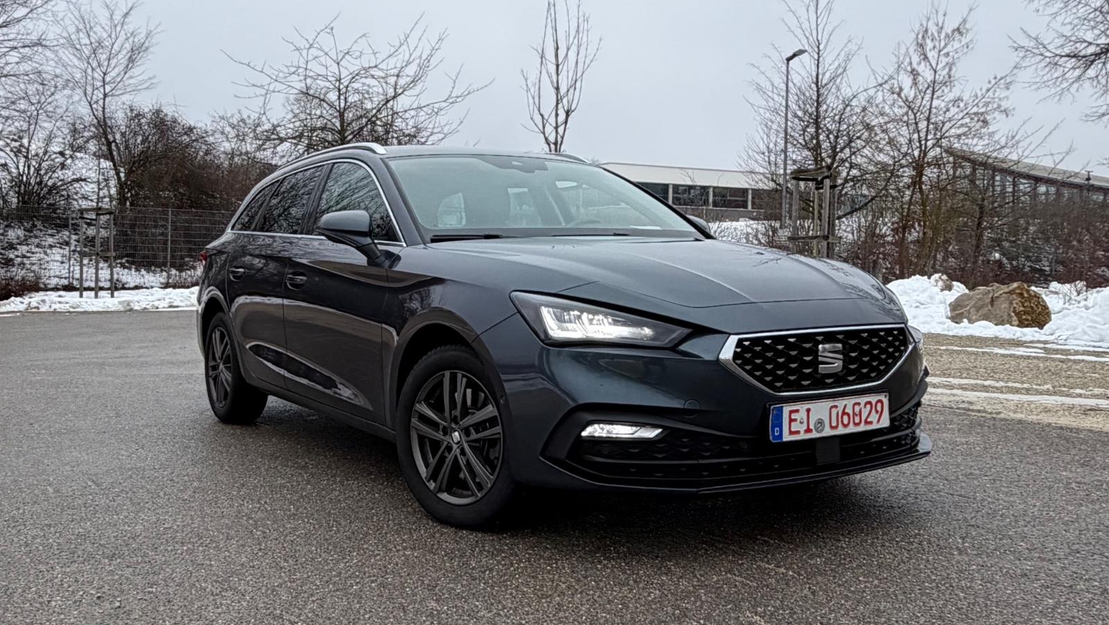 Seat Leon Xcellence-LenkrHeizu-NAVI-SZH-LED-R.KAM-ACC