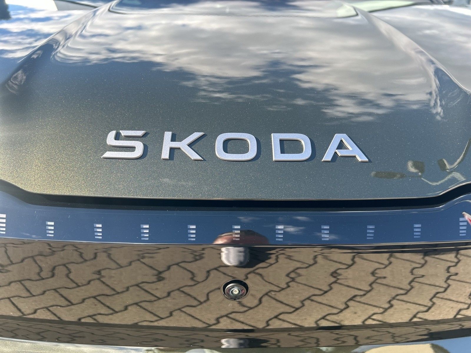 Fahrzeugabbildung SKODA Peaq Selection 90 MATRIX Sonos DCC