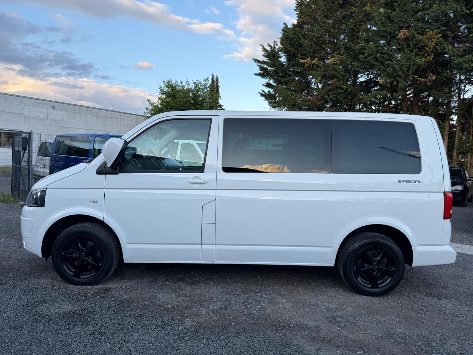Volkswagen T5 Multivan Special/DSG/Standhzg/Tisch/AHK/1Hand