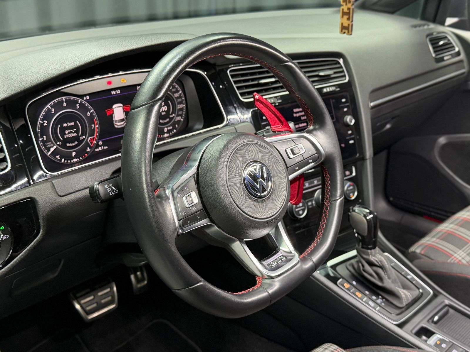 Fahrzeugabbildung Volkswagen Golf VII GTI Performance |APR|DSG|LED|MAXTON