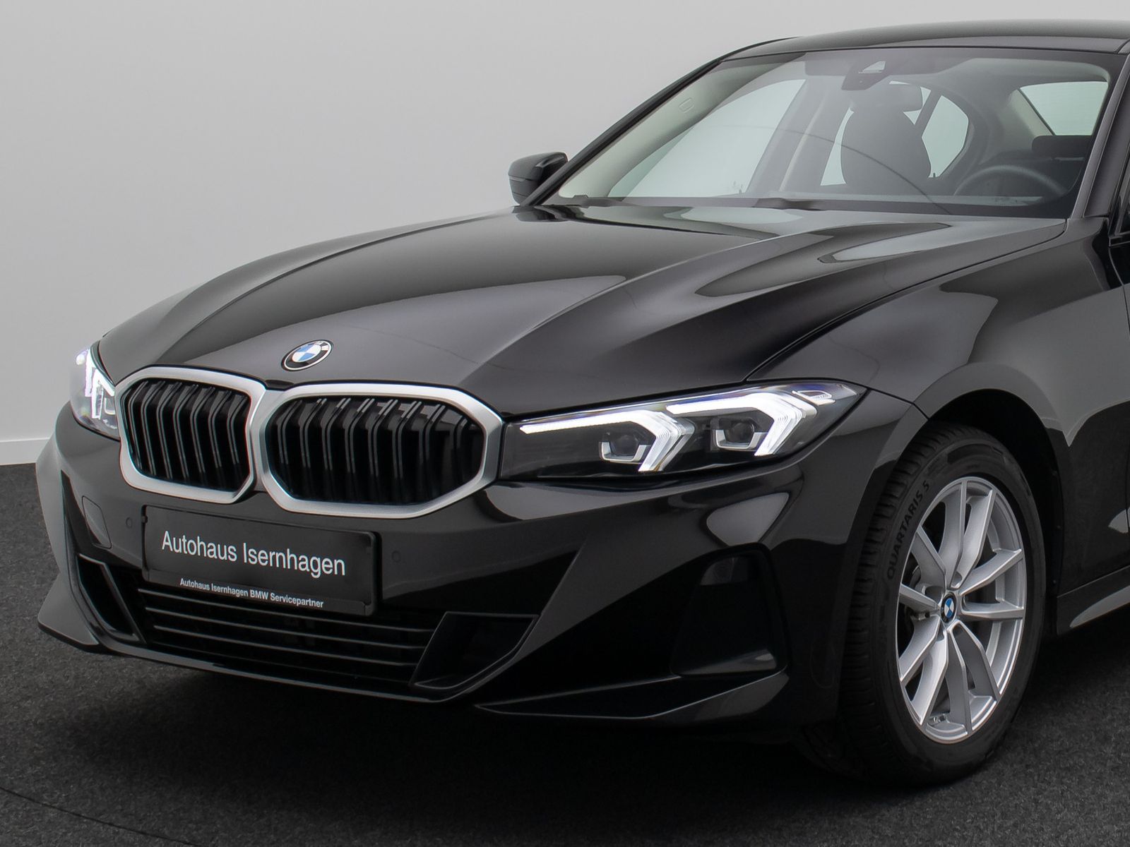 Fahrzeugabbildung BMW 318i DAB PDC Widscreen Geschwindigkeitsreg LED