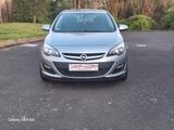 Opel Astra J Lim. 5-trg. Selection - Opel Astra Selection mit Diesel-Antrieb