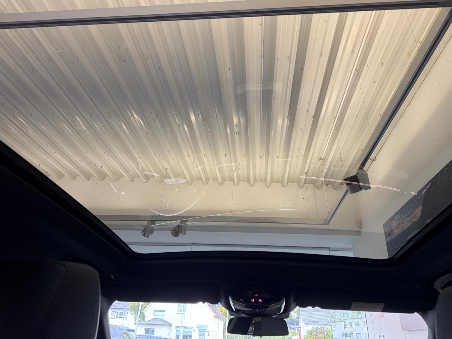 BMW 520 i MSPORT HEADUP+ANHÄNG.KUPPL.+STANDHZ.+PANO+