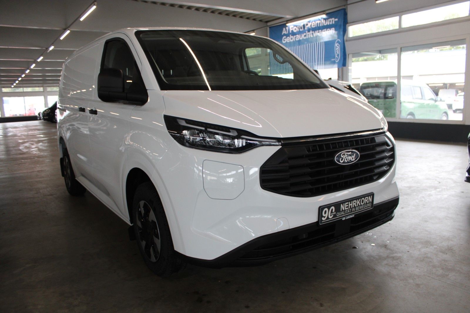 Fahrzeugabbildung Ford Transit Custom TREND PHEV L1 LED NAVI Technolog