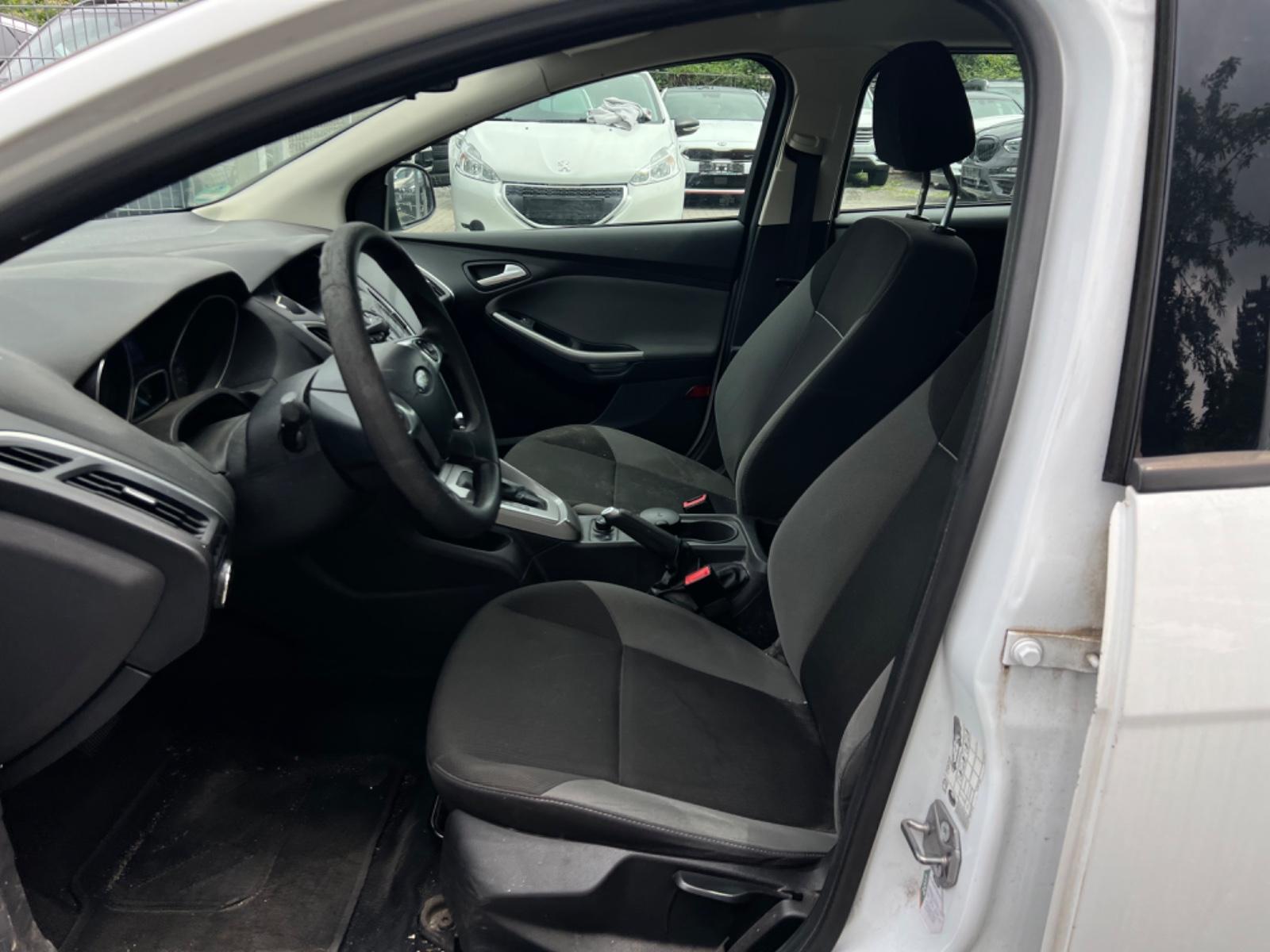 Ford Focus 2013 — photo 19