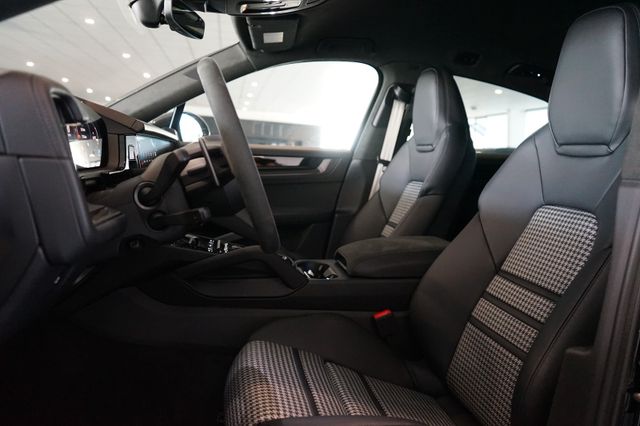 Porsche Cayenne GTS Coupé | Leichtbau Sport-Paket Porsche Cayenne GTS Coupé | Leichtbau Sport-Paket