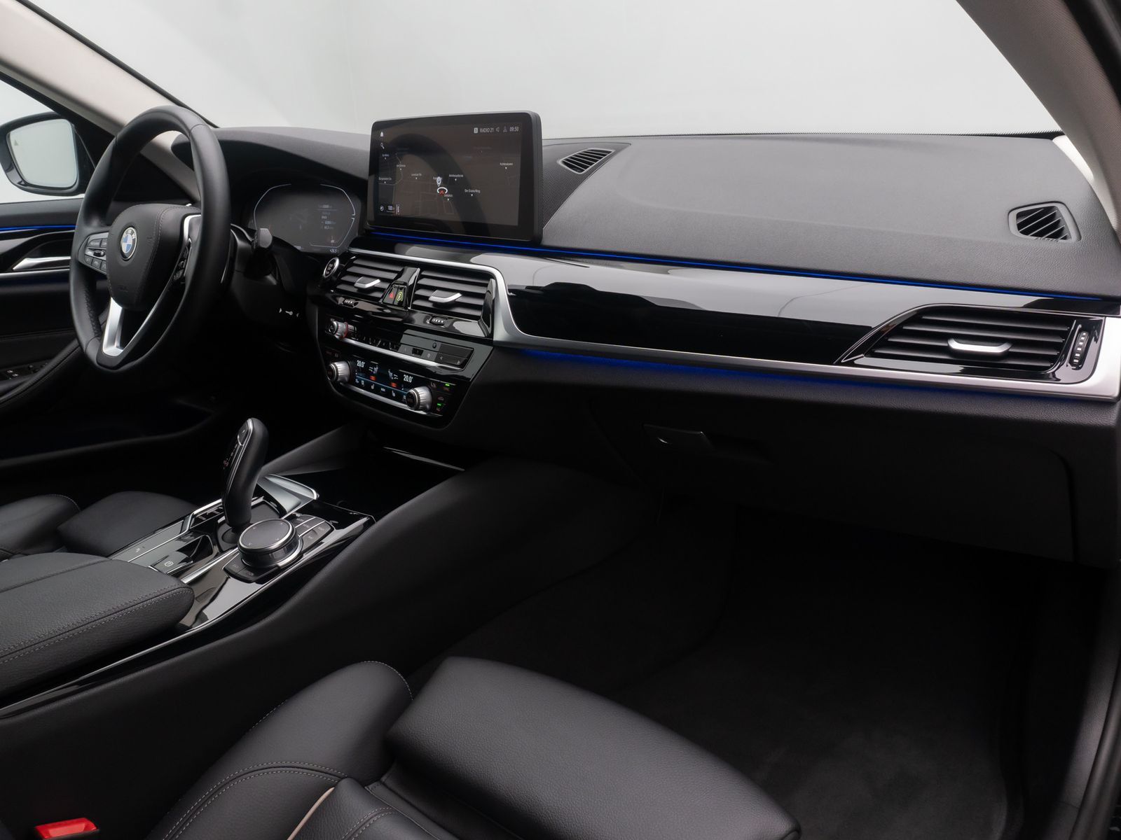 Fahrzeugabbildung BMW 520d xD Sport HUD DAB Leder 4xKlima Laser AHK
