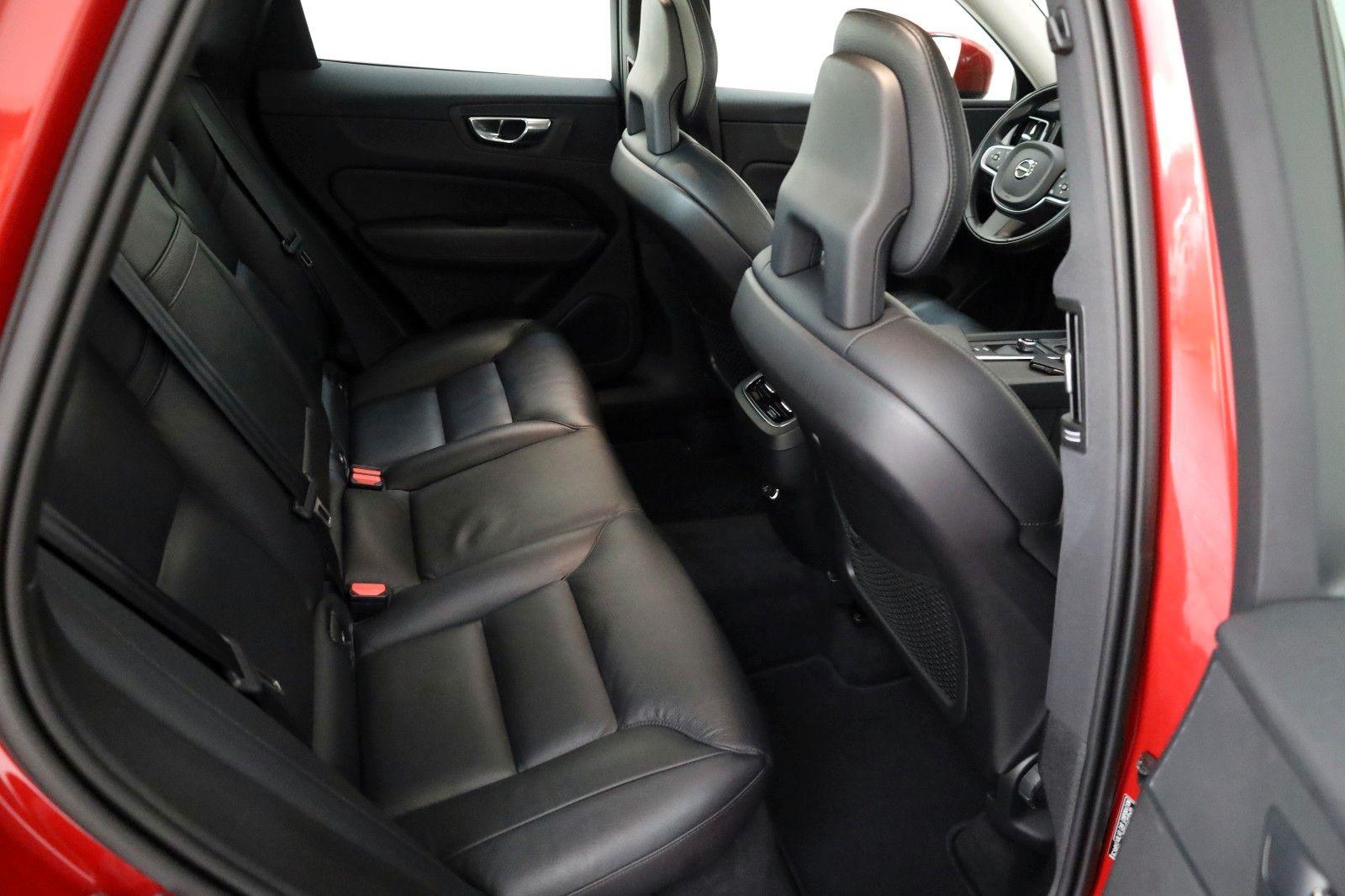 Fahrzeugabbildung Volvo XC60 Momentum AWD Leder,Navi,LED,Panorama,4xSH