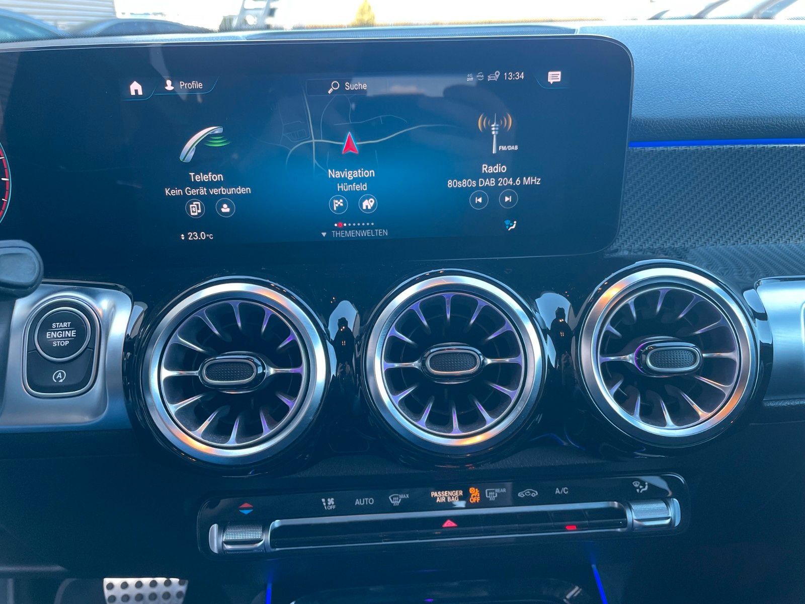 Fahrzeugabbildung Mercedes-Benz GLB 200 AMG 7-Sitzer +Ambiente+R-Kamera+Carplay