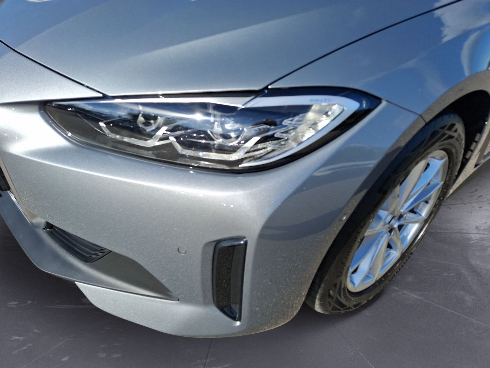 BMW i4 eDrive35 Navi Glasdach RFK Sitzheizung foto 10