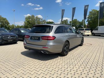 Mercedes E 200 - 4