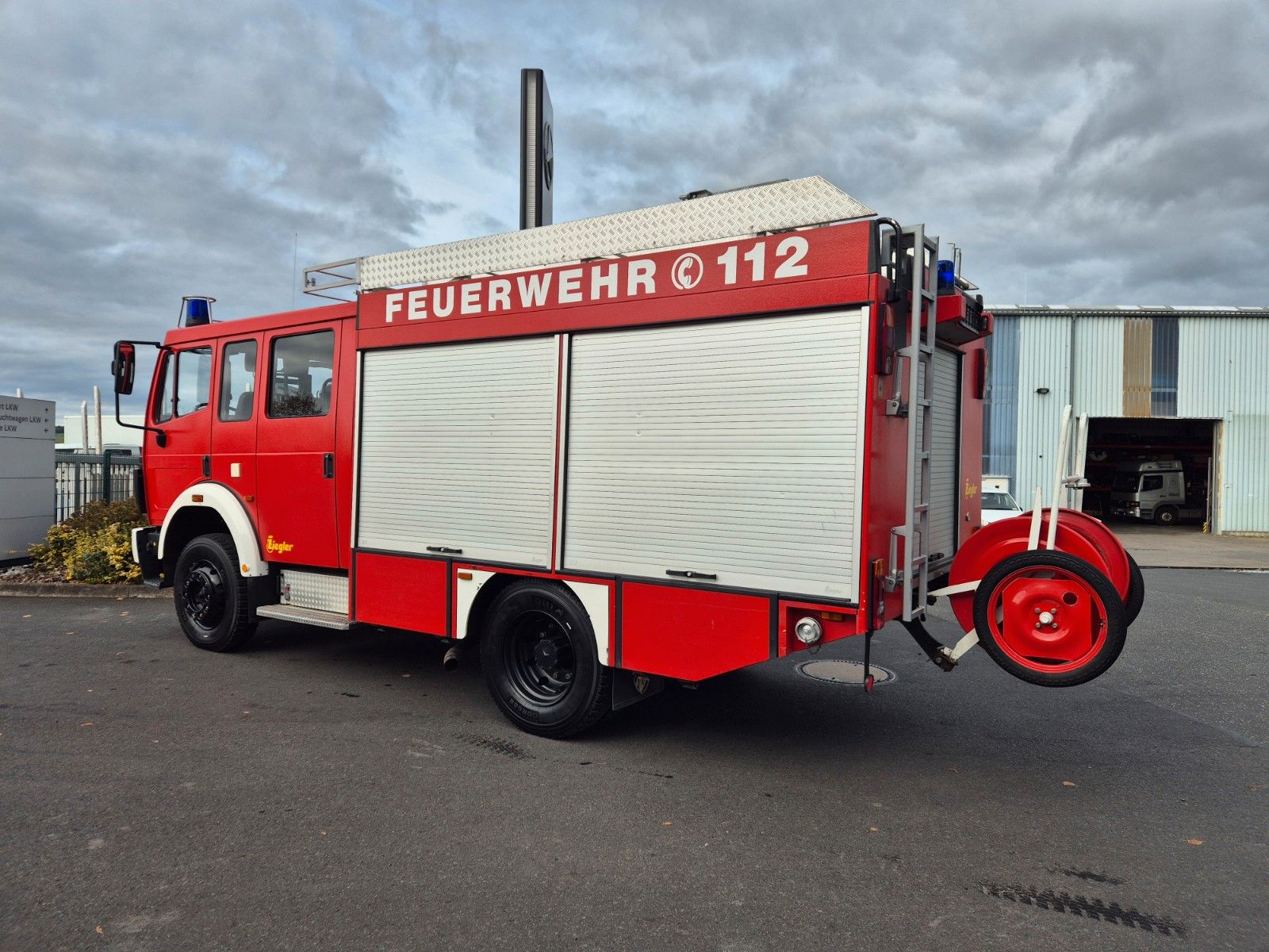 Fahrzeugabbildung Mercedes-Benz 1224 AF 16/12 Löschfahrzeug 1.680l