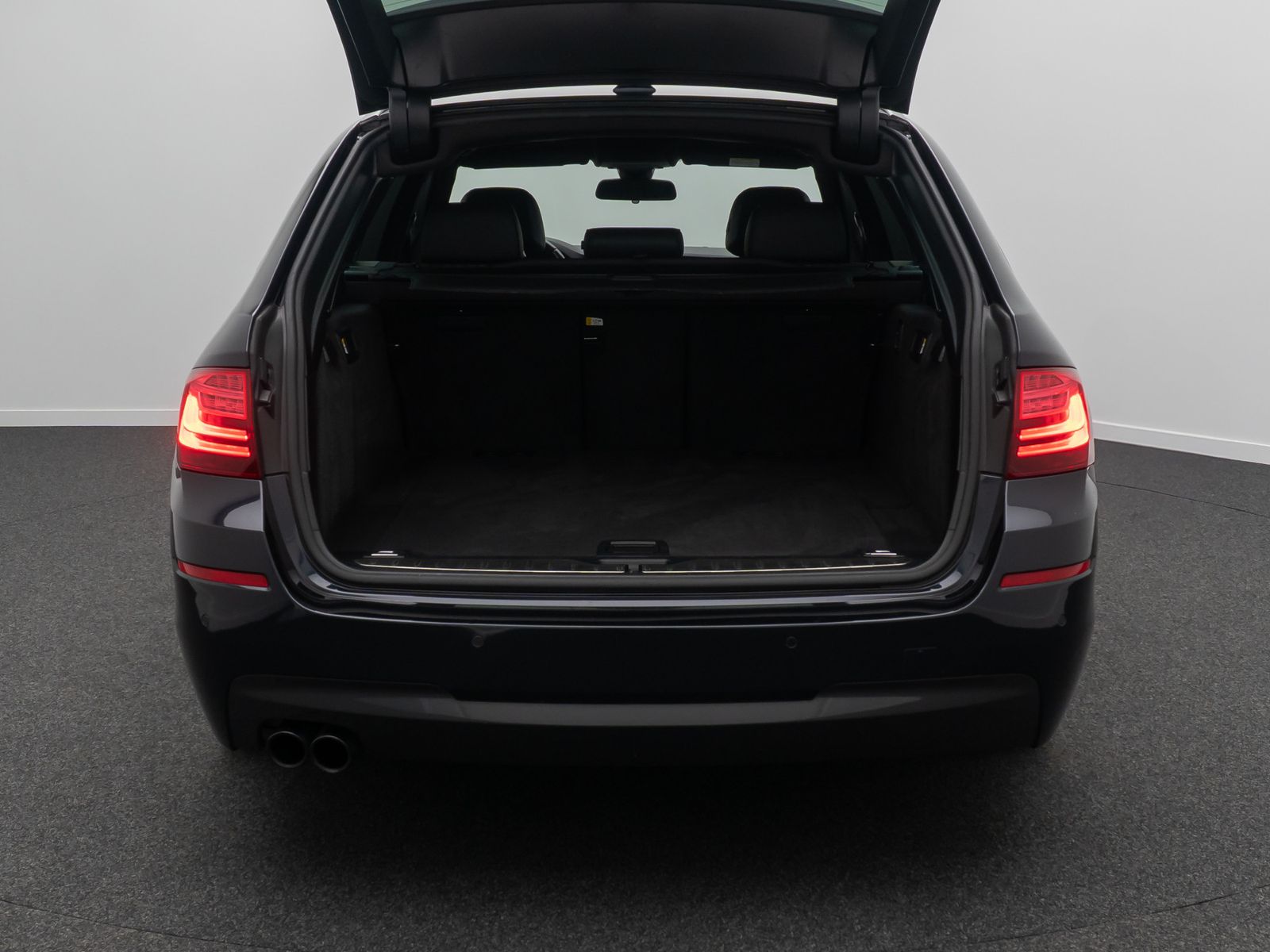 Fahrzeugabbildung BMW 525d xD M Sport Kamera HUD Alarm HiFi Komfort