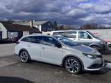 Toyota Auris kombi hybrid top - gebrauchte Toyota Auris aus dem Jahr 2019
