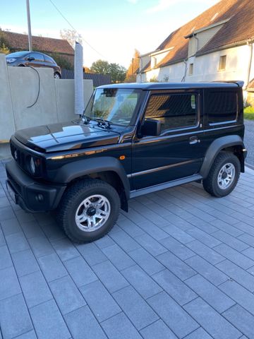 Suzuki Jimny  Allgrip 1,5 erst 21tkm Top Zustand 