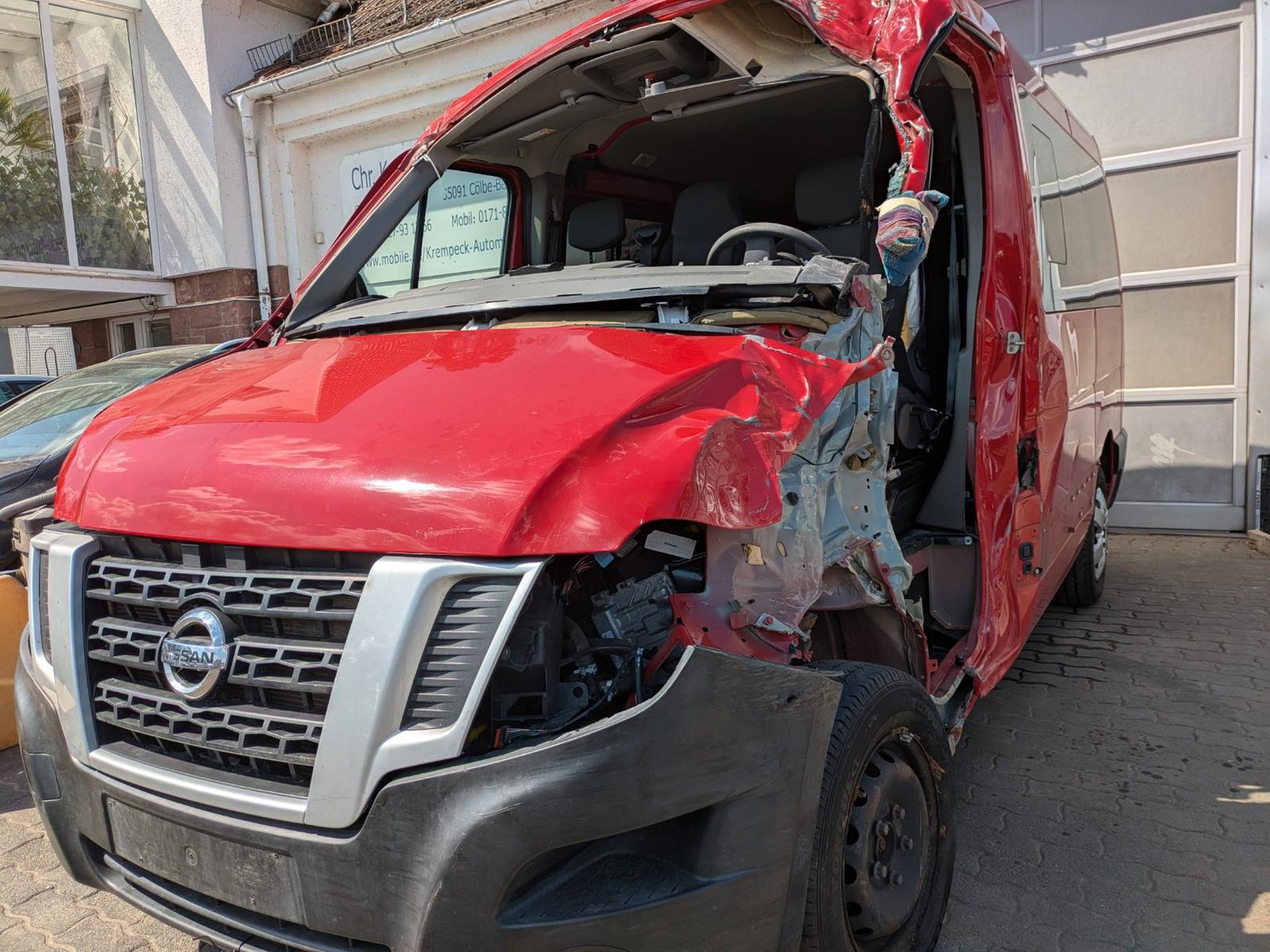 Nissan NV400 Kombi L1H1 2,8t  MOTOR LÄUFT ! / 6 Sitzer