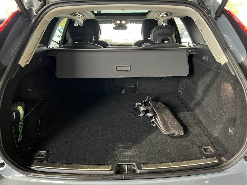 Volvo XC60 B4 (D) Plus Dark AWD ACC BLIS Pano AHK 360°