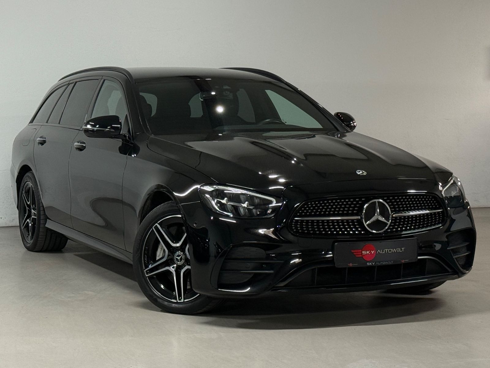 Mercedes-Benz E 300 E T-Modell E 300 e AMG LINE/NAVI/LED imagem 2