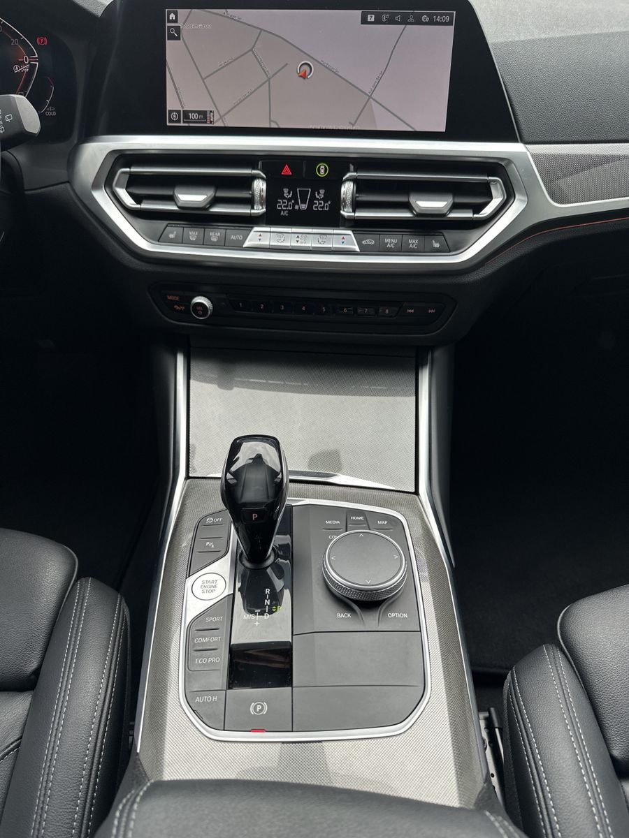 Fahrzeugabbildung BMW 320d Touring Sport-Line NAV+LASER+KAMERA+HUD+SHZ