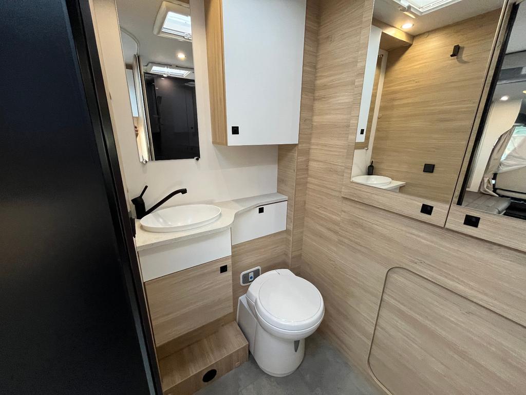 Challenger 260 Ultimate Edition Solar Markise Arctic – Foto 12 von 16