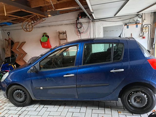 Renault clio 3, ohne TÜV, 8-fach bereift,