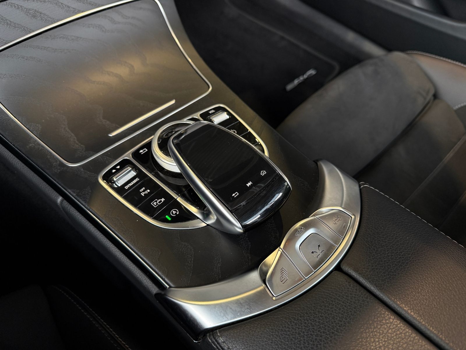 Fahrzeugabbildung Mercedes-Benz C 200 Cabrio AMG NIGHT Navi Rückfahr KAM Sounds.