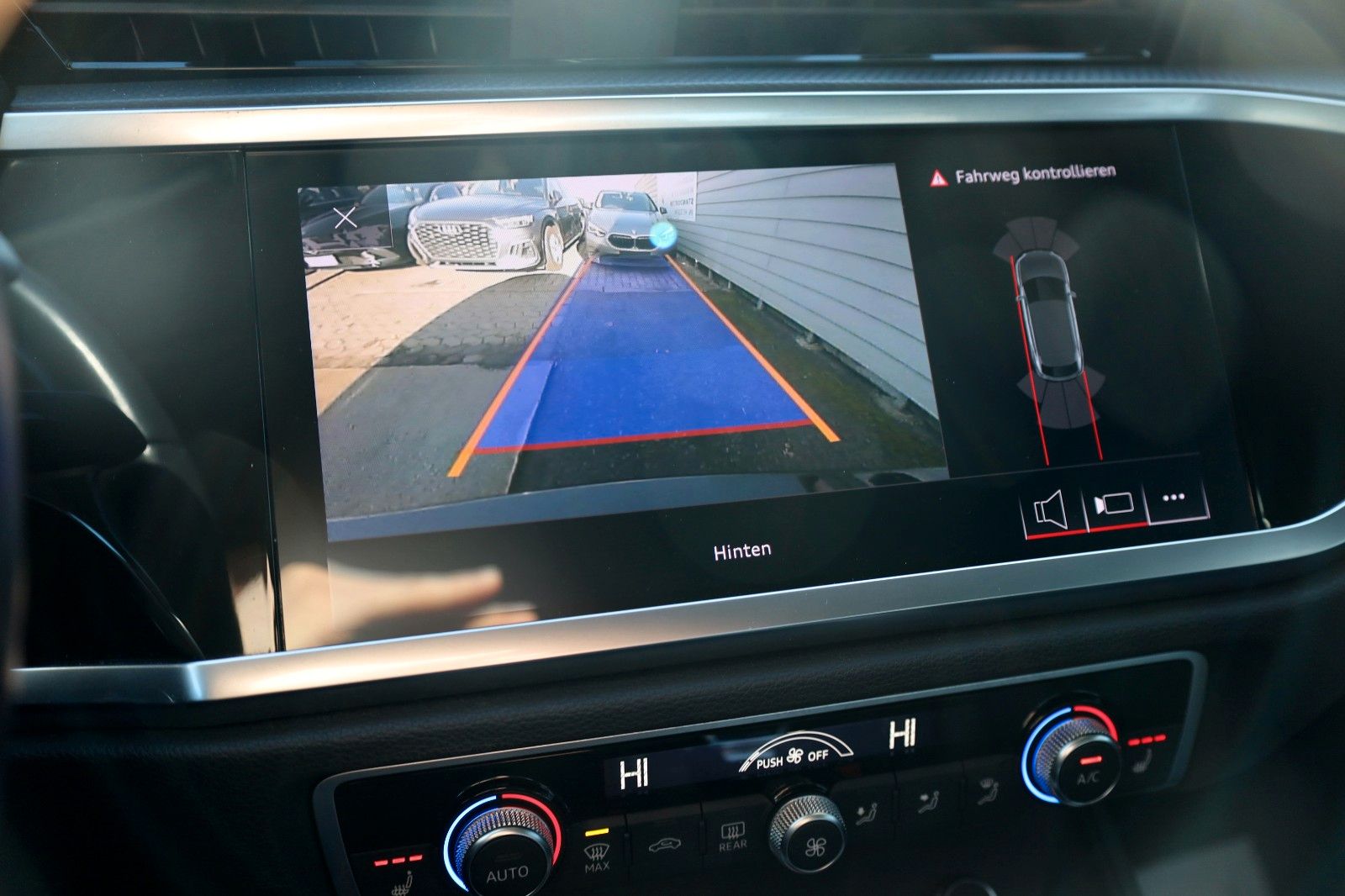 Fahrzeugabbildung Audi Q3 Sportback 35 TDI Leder,Navi,LED,Kamera,ACC