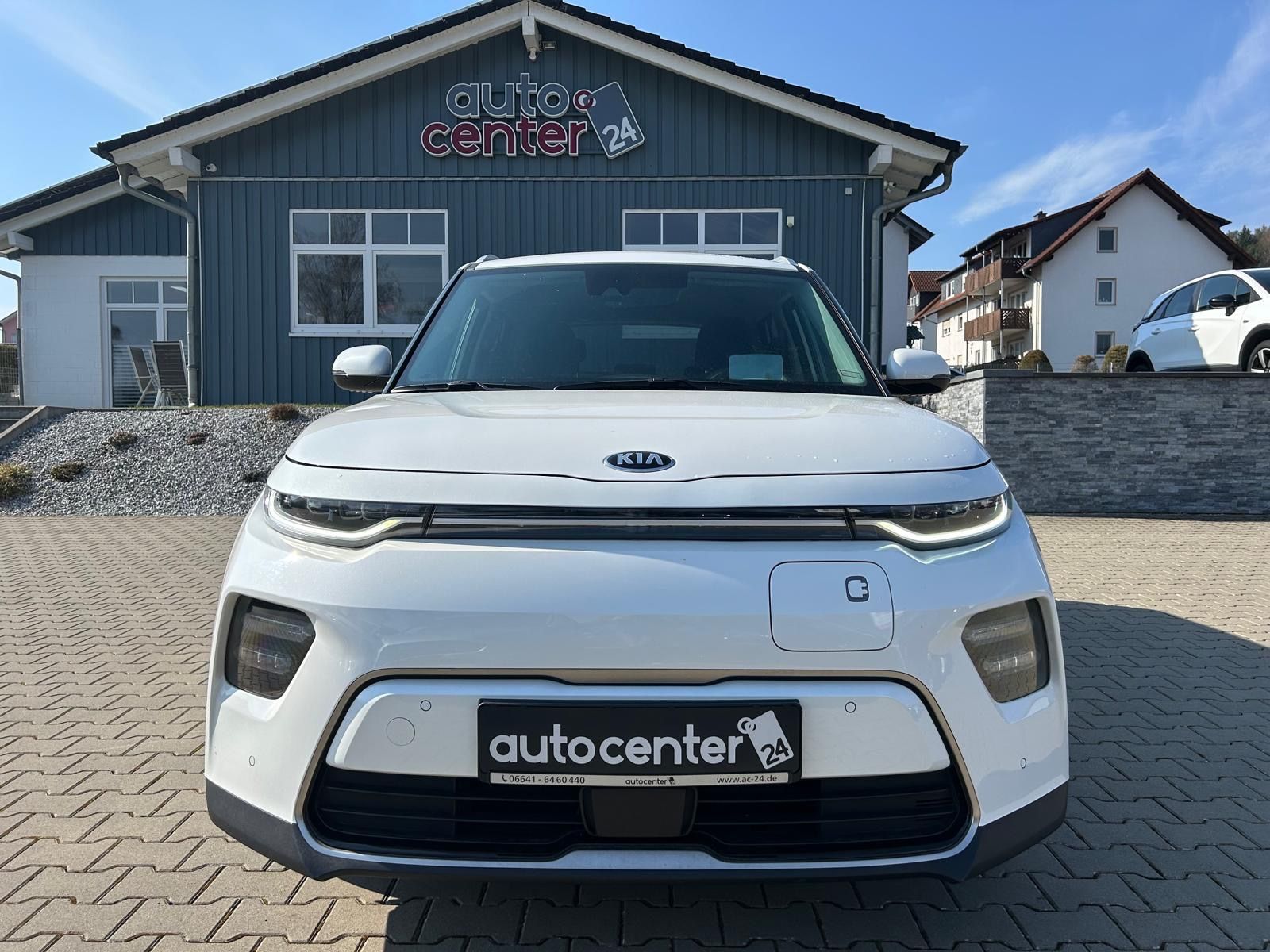 Fahrzeugabbildung Kia e-Soul°64 kWh°CCS°3 Phasen°1.Hand°Kamera°HeadUp°