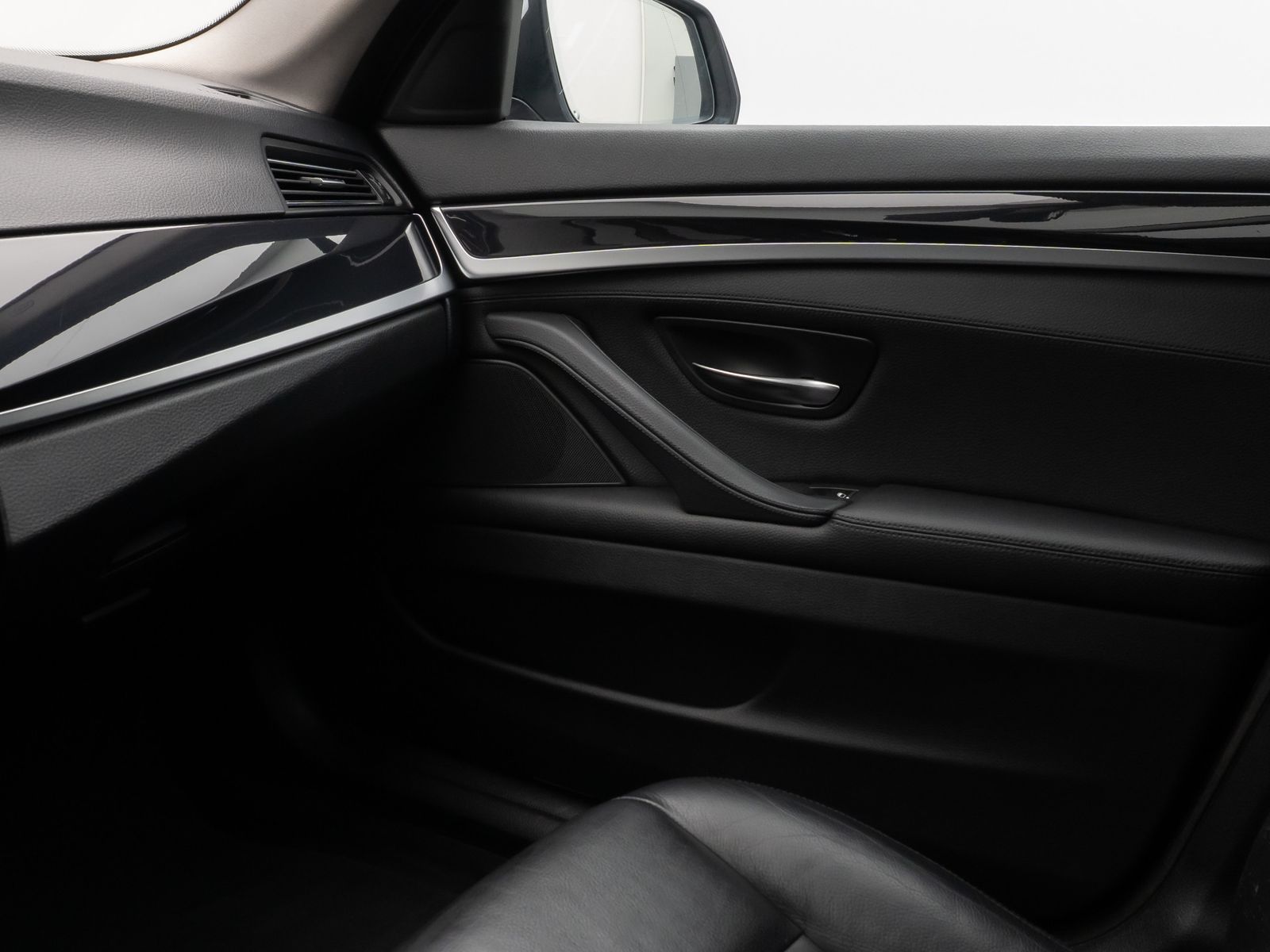 Fahrzeugabbildung BMW 525d NaviPro Fernlichtassist PDC Leder AdapLicht