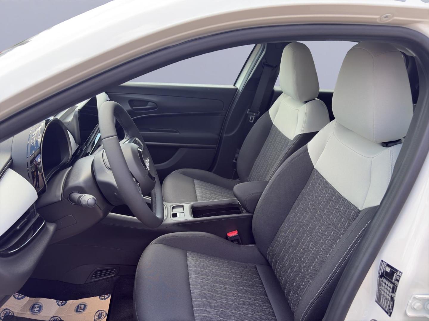 Fiat 600 Hybrid Business Edition Hybrid 1.2 T3 81 kW 