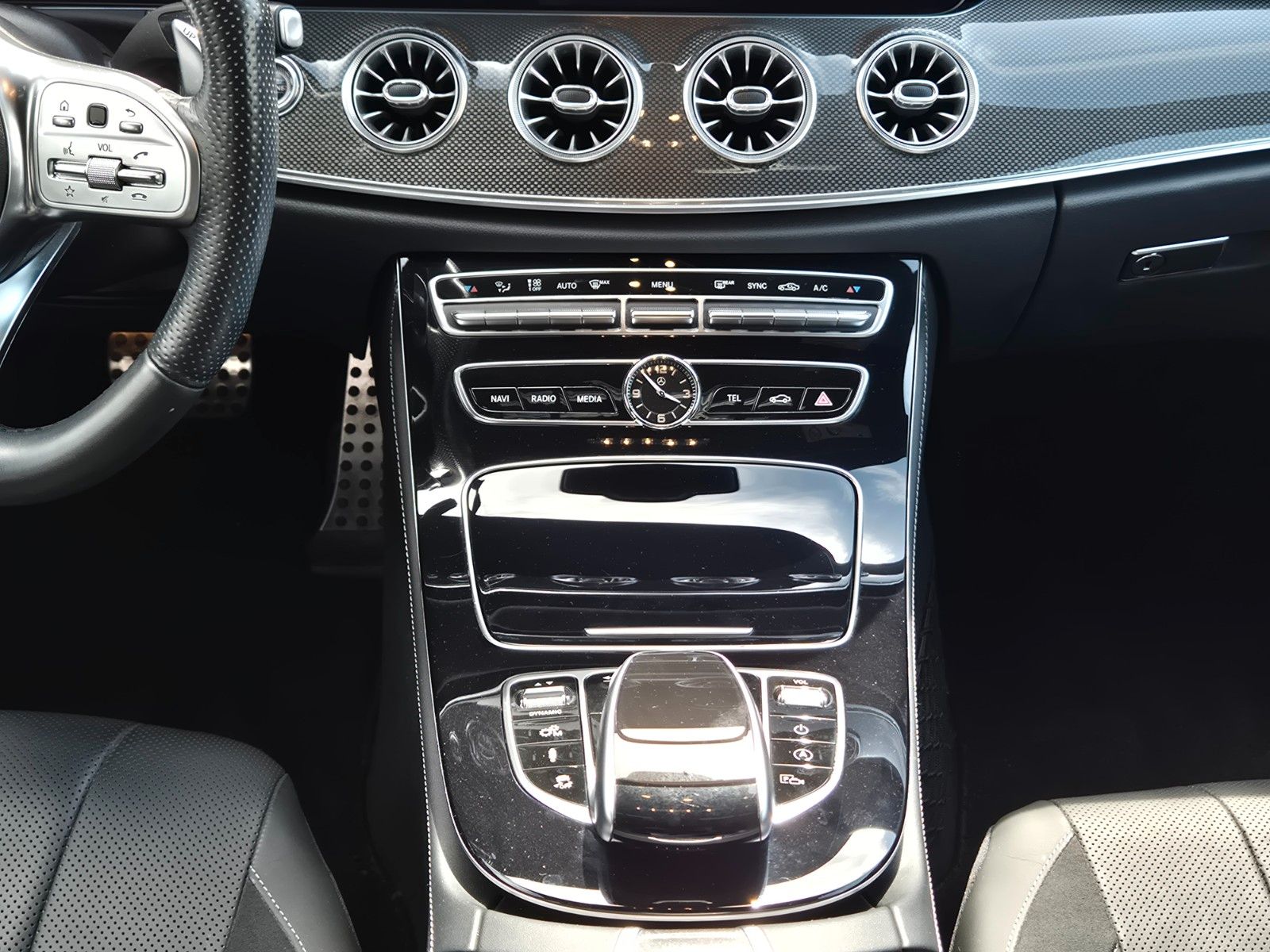 Fahrzeugabbildung Mercedes-Benz CLS 53 AMG/Massage/Burm/Assistenz/Top