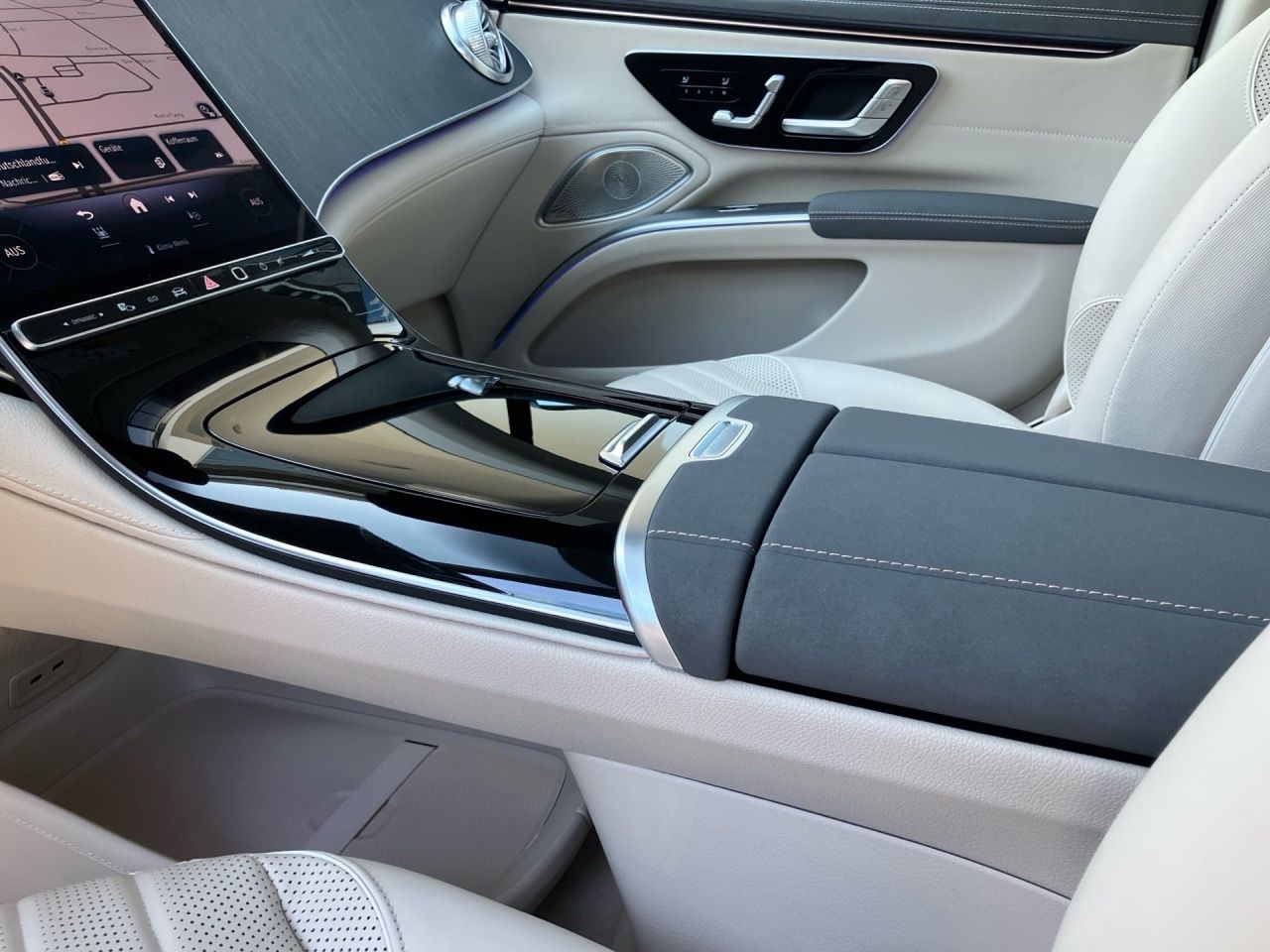 Fahrzeugabbildung Mercedes-Benz EQS 450+ Premium Plus AHK+Sitzklima+Pano+HA-Lkg