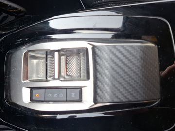 Peugeot 208 GT 1.2 PureTech 100 Kam.+LED+Navi+Alcant.