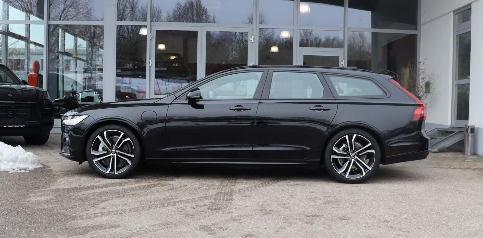 Volvo V90 T8 R Design Twin-Engine Hybrid AWD Pano HK foto 5