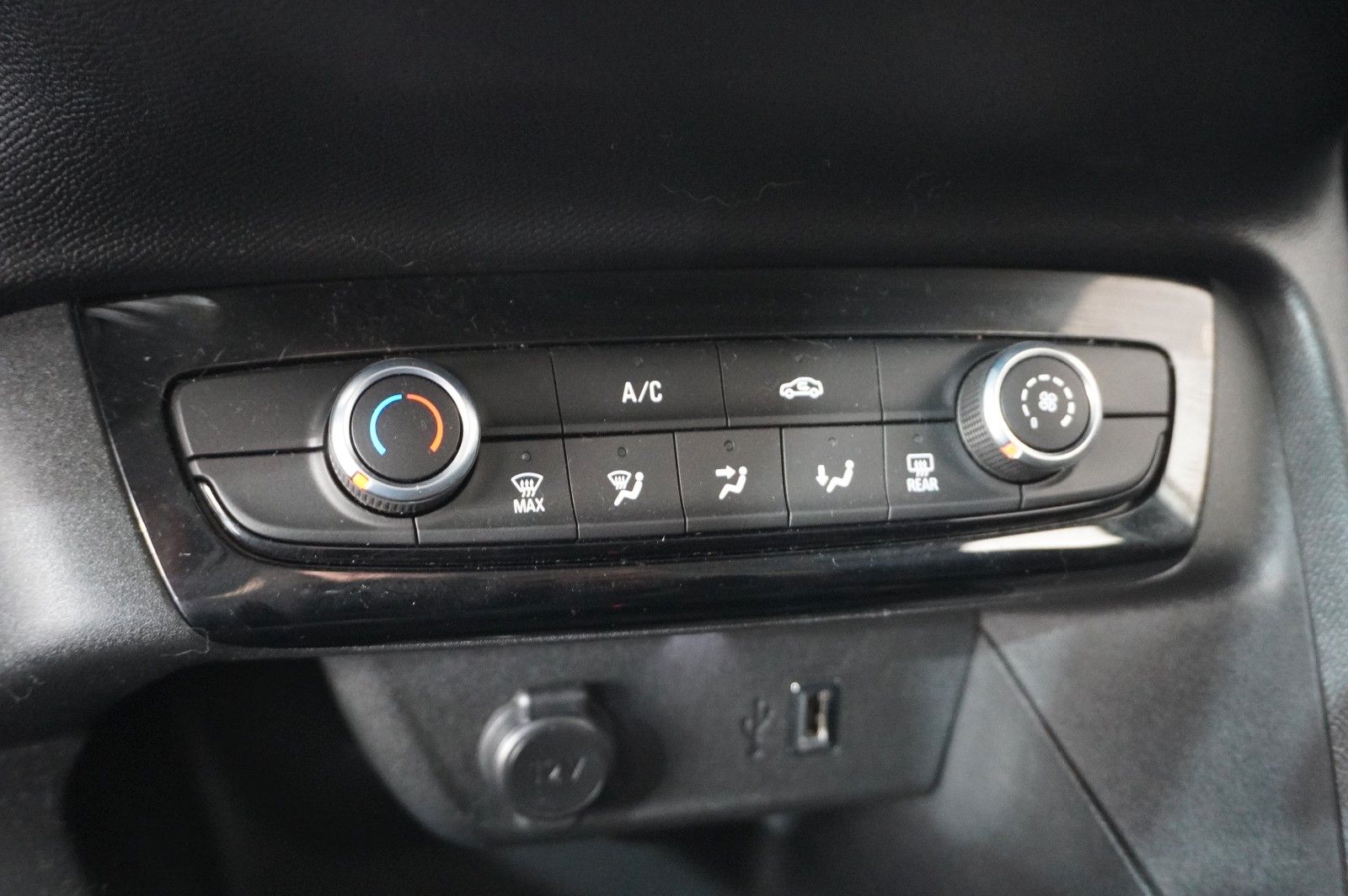 Fahrzeugabbildung Opel Corsa F 1.2 ELEGANCE NAVI/LED/VIRTUAL/SPORT/DAB+