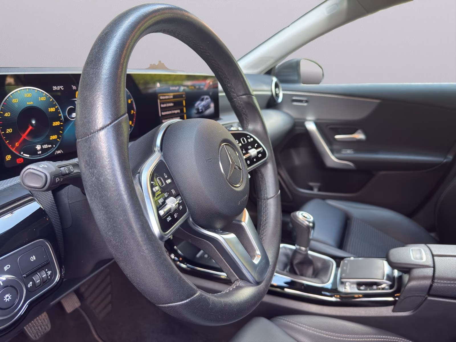 Mercedes-Benz A 180|SHZG|NAVI|VIRT|PDC|TEMP|LM
