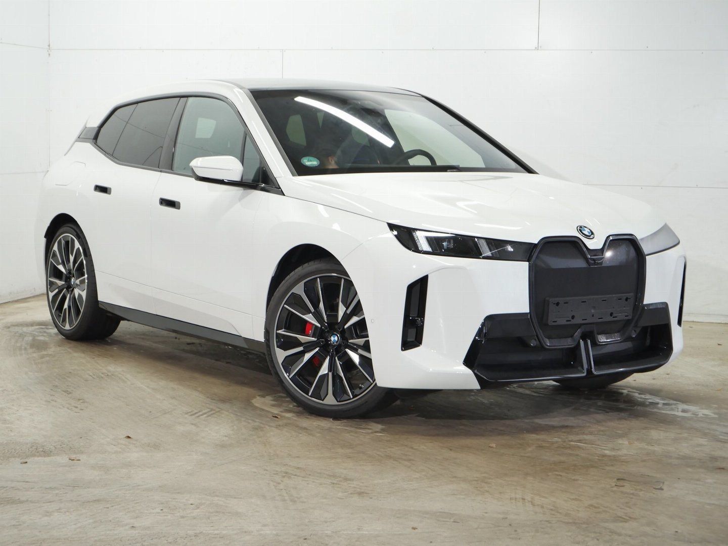 Fahrzeugabbildung BMW iX xDrive60 M Sportpaket B&W Surround DAB LED