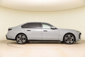 BMW 740 - 4