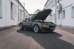 Fahrzeugabbildung BMW Z8 Roadster Alpina/Stratusgrau/Performance Paket