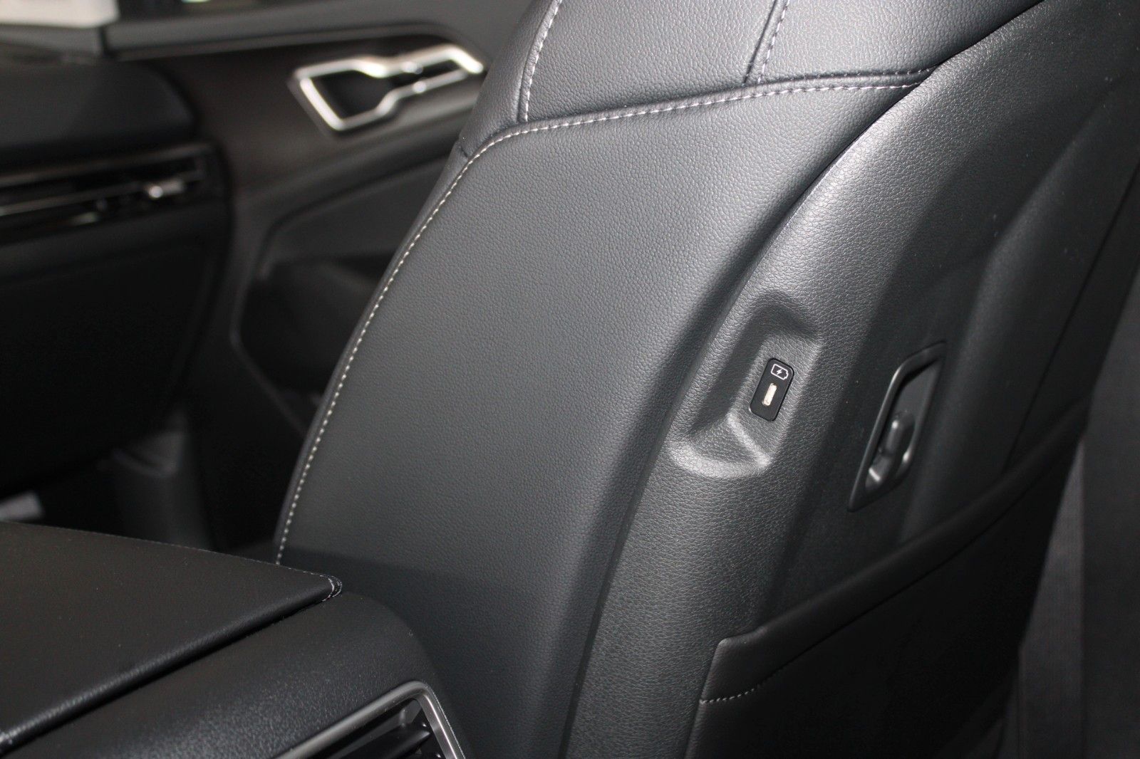 Fahrzeugabbildung Kia Sportage 1.6 T-GDI DCT Vision KOMFORT PAKET